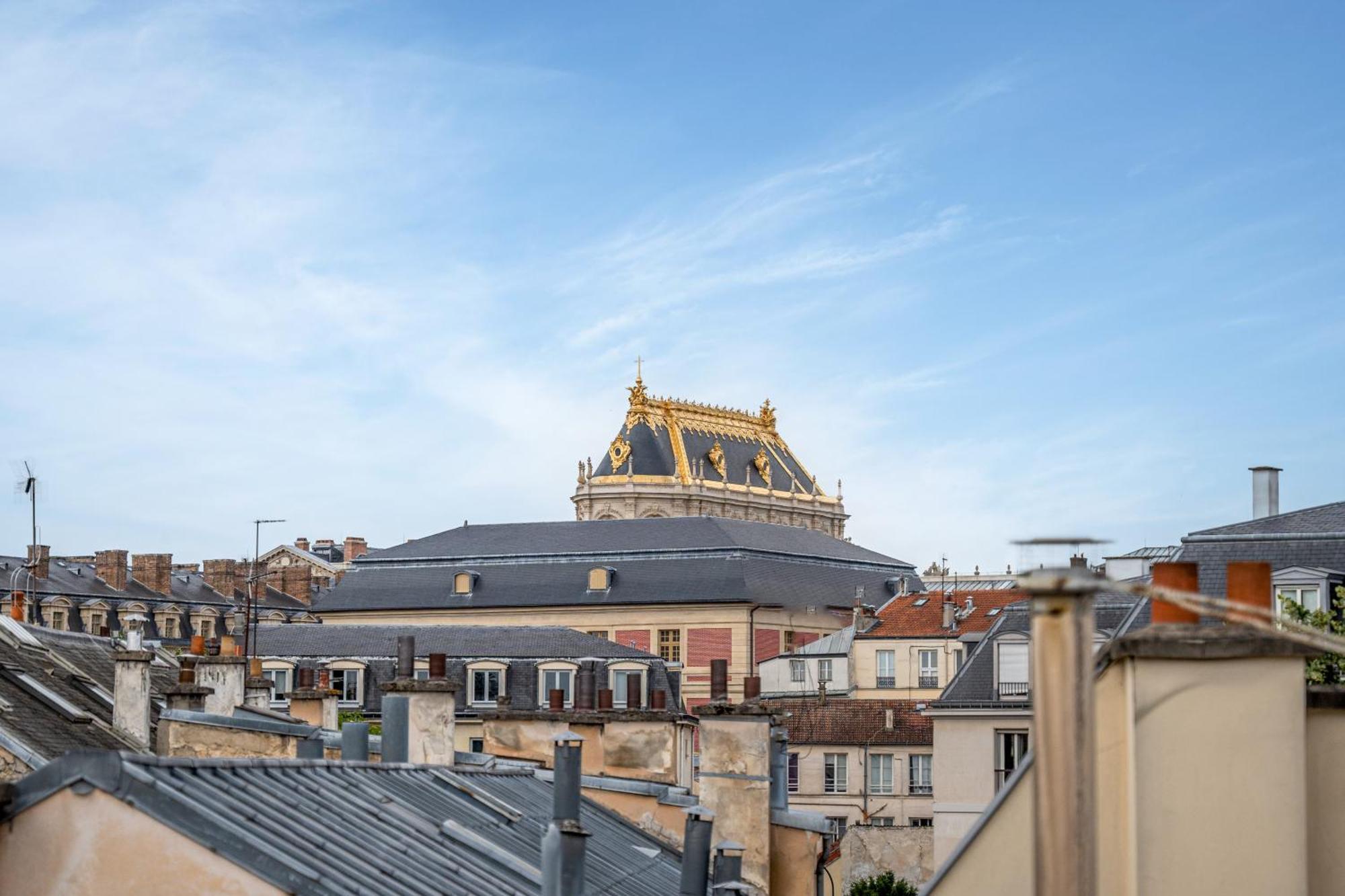 Le Versailles Soleil Classe 3 Etoiles Charme & Vue Chapelle Royale Esterno foto
