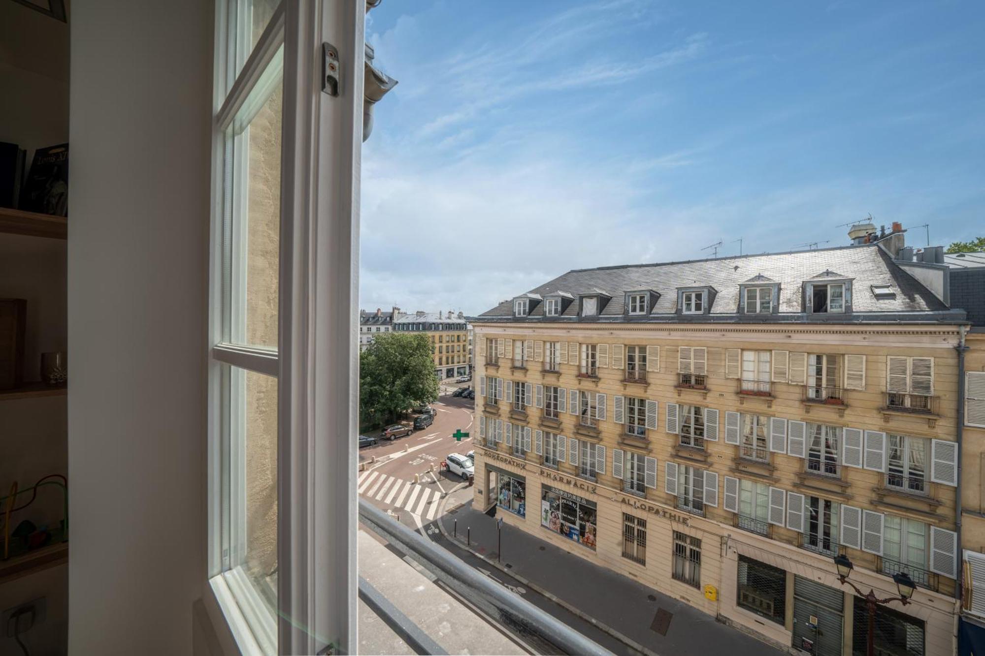Le Versailles Soleil Classe 3 Etoiles Charme & Vue Chapelle Royale Esterno foto